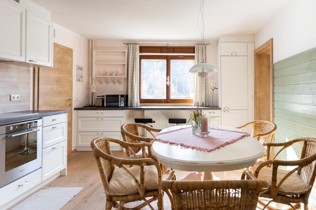 Buehlhaeusl Apartment กรุนเอา อิม อาล์มทาล ภายนอก รูปภาพ